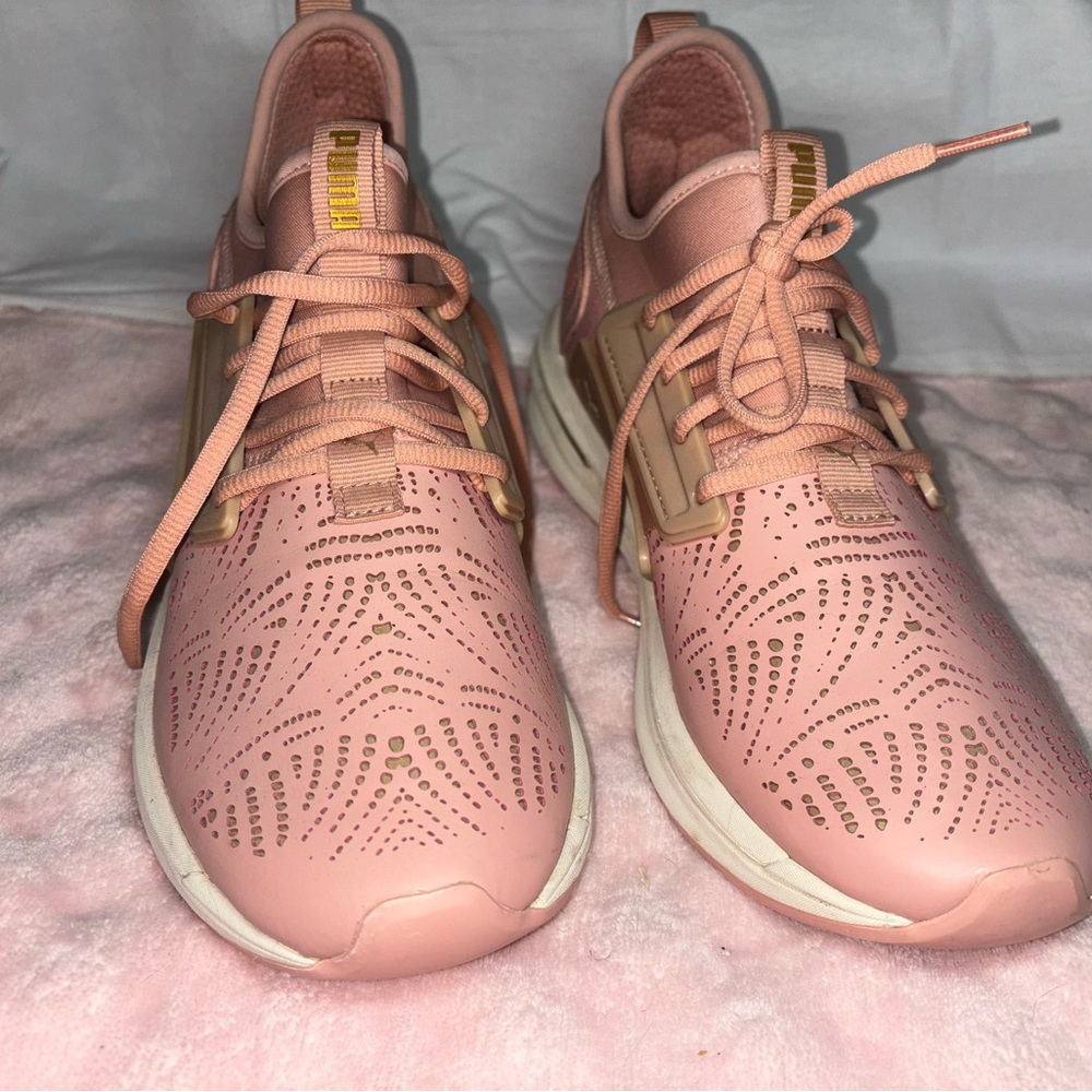 Puma Women's Pink Detail Casual Shoes